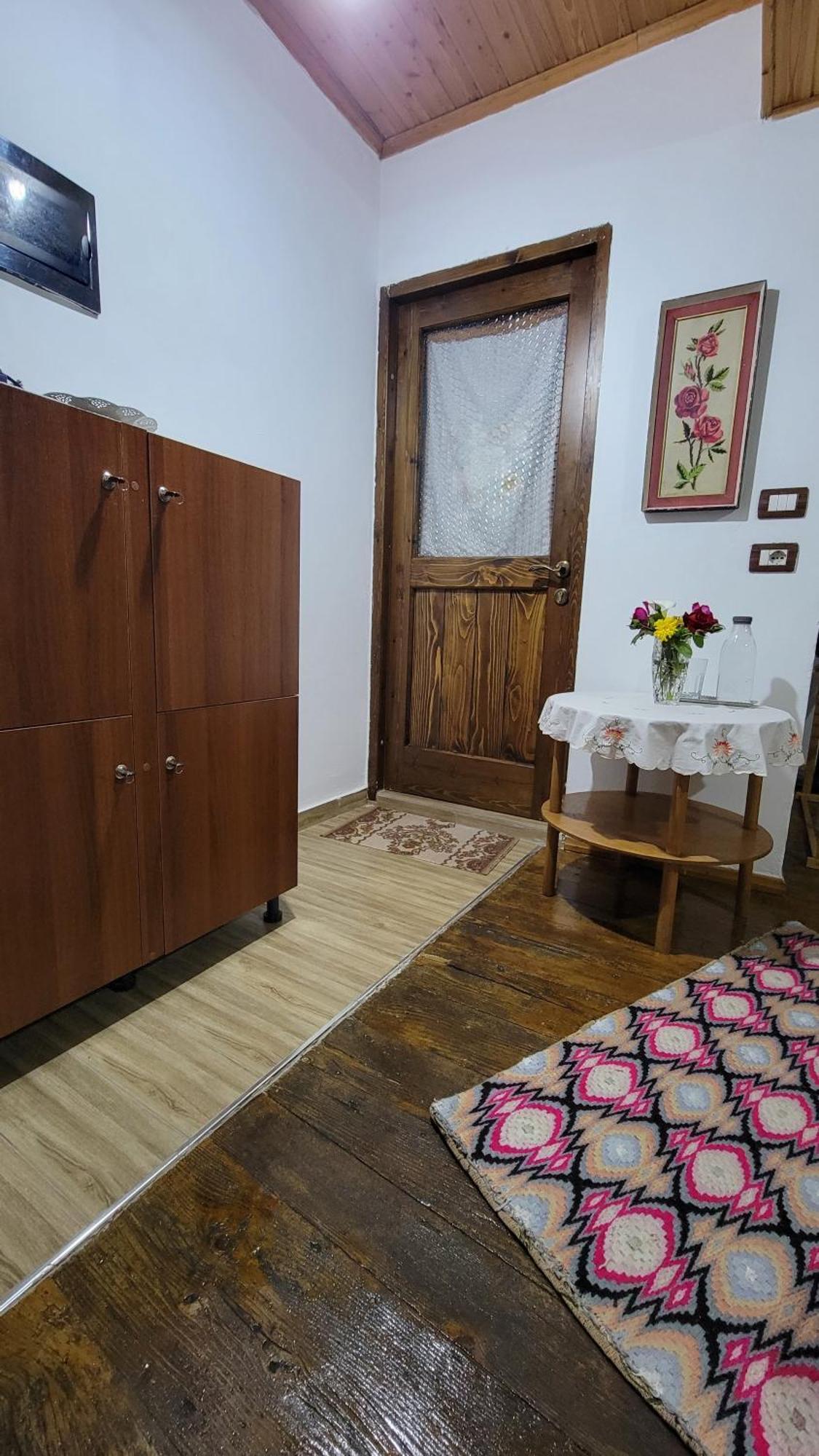 Guest House Mangalem Berat Exterior photo