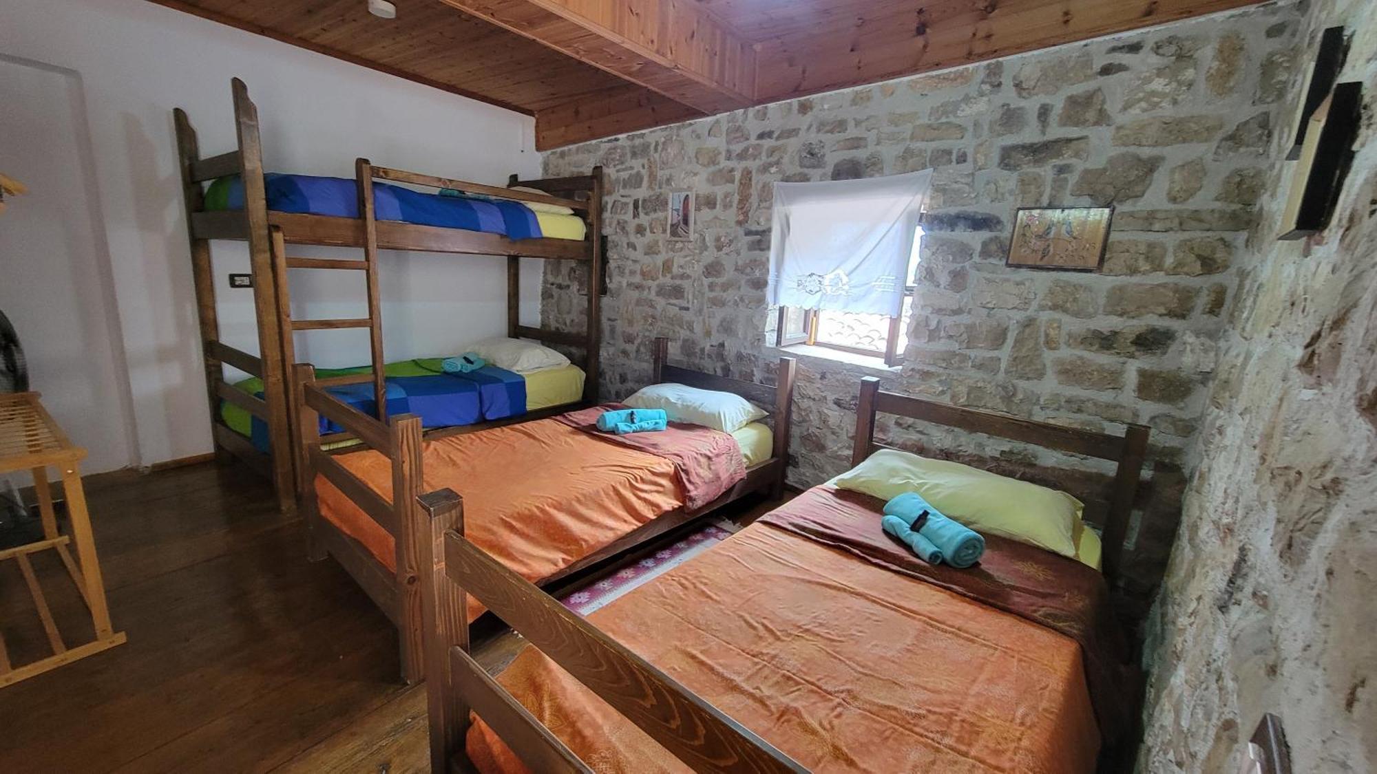 Guest House Mangalem Berat Exterior photo