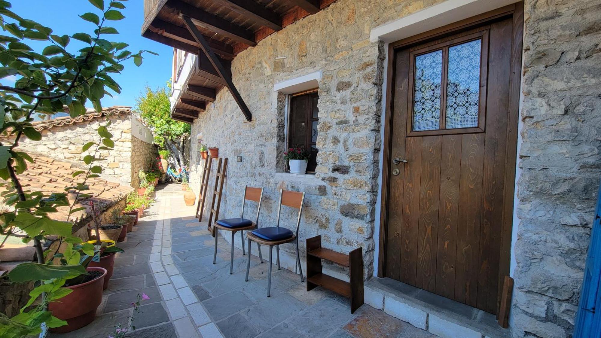 Guest House Mangalem Berat Exterior photo