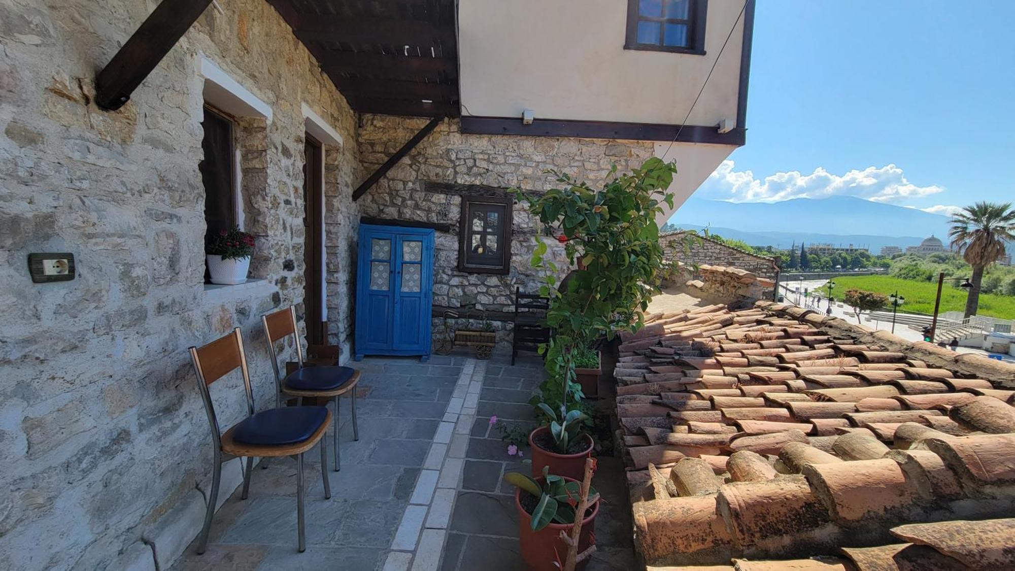 Guest House Mangalem Berat Exterior photo